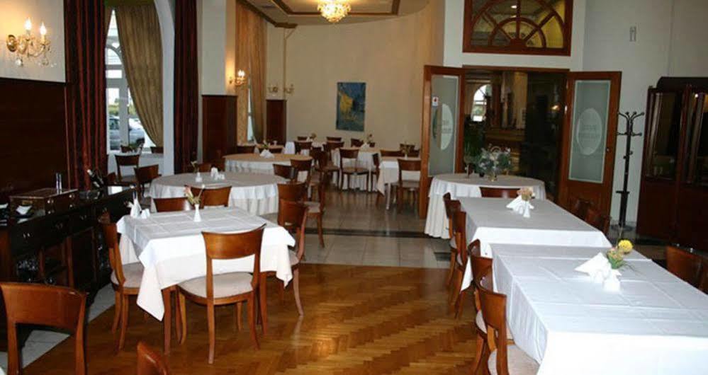 Kouros Hotel Драма Ресторан фото